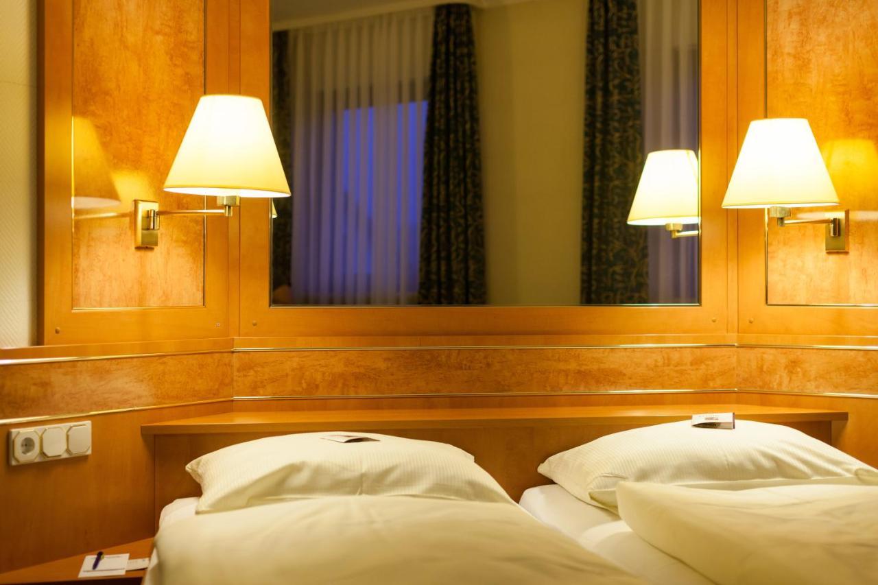 Hotel-Restaurant Zur Krone Loehnberg Bilik gambar