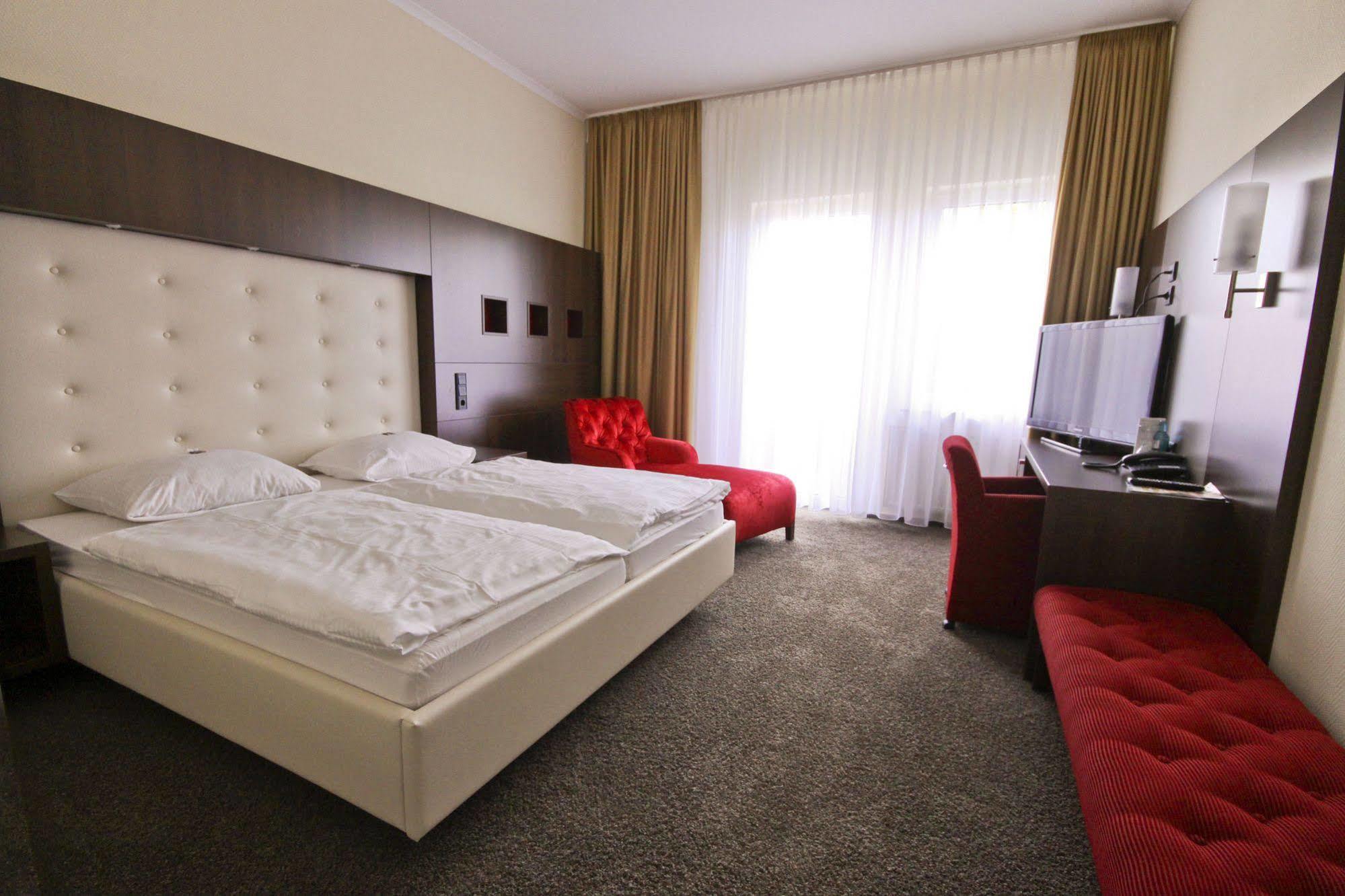 Hotel-Restaurant Zur Krone Loehnberg Bilik gambar